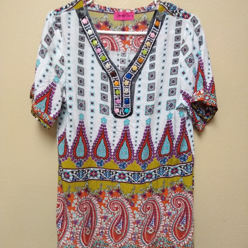 Universal Fashion Small/Medium Top